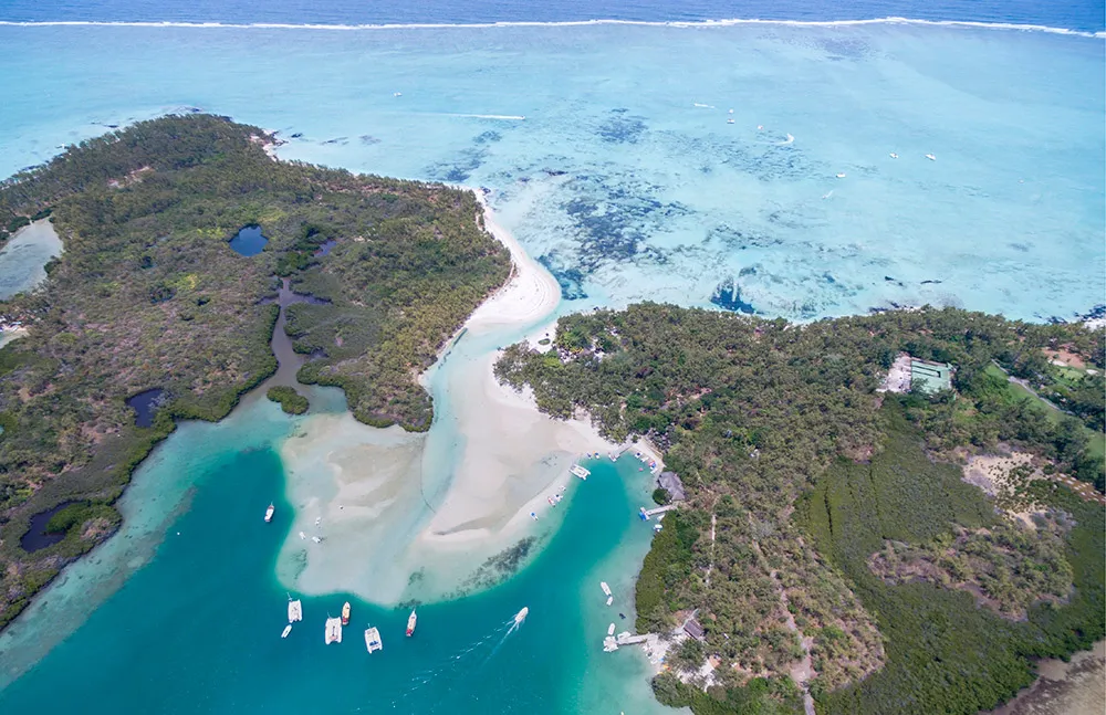 Ile Aux Cerfs, Deer Island. theweddingnotebook.com