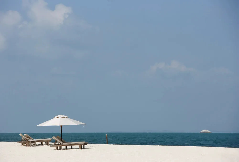 Nikoi Island. Luxury Honeymoon Resorts in Southeast Asia. theweddingnotebook.com