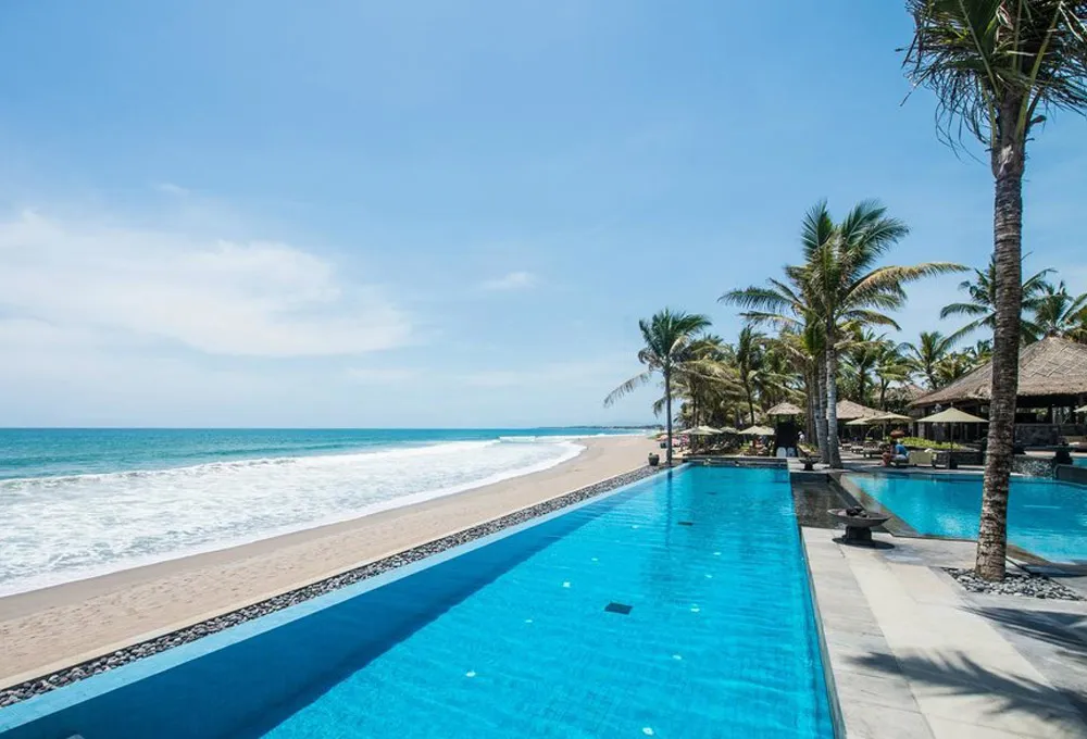 The Legian – A GHM Hotel. Luxury Honeymoon Resorts in Southeast Asia. theweddingnotebook.com