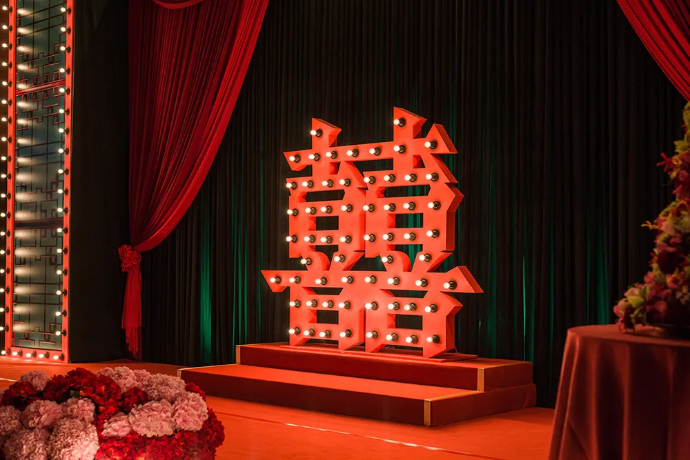 Photo by Peter Herman Photography. theweddingnotebook.com 