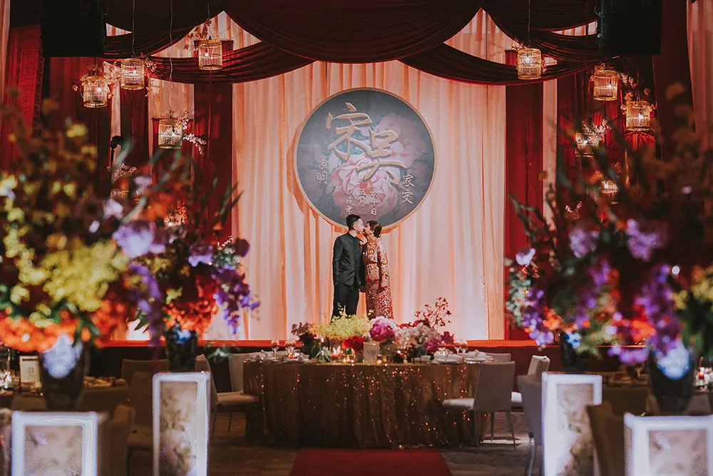 Photo by Louis Loo Photography. theweddingnotebook.com