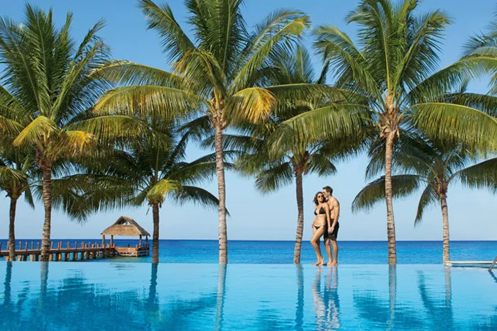 20 Honeymoon Ideas – Aura Cazumel. theweddingnotebook.com