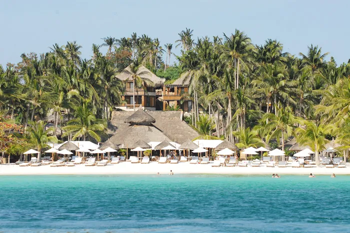 20 Honeymoon Ideas – Fridays Borocay. theweddingnotebook.com