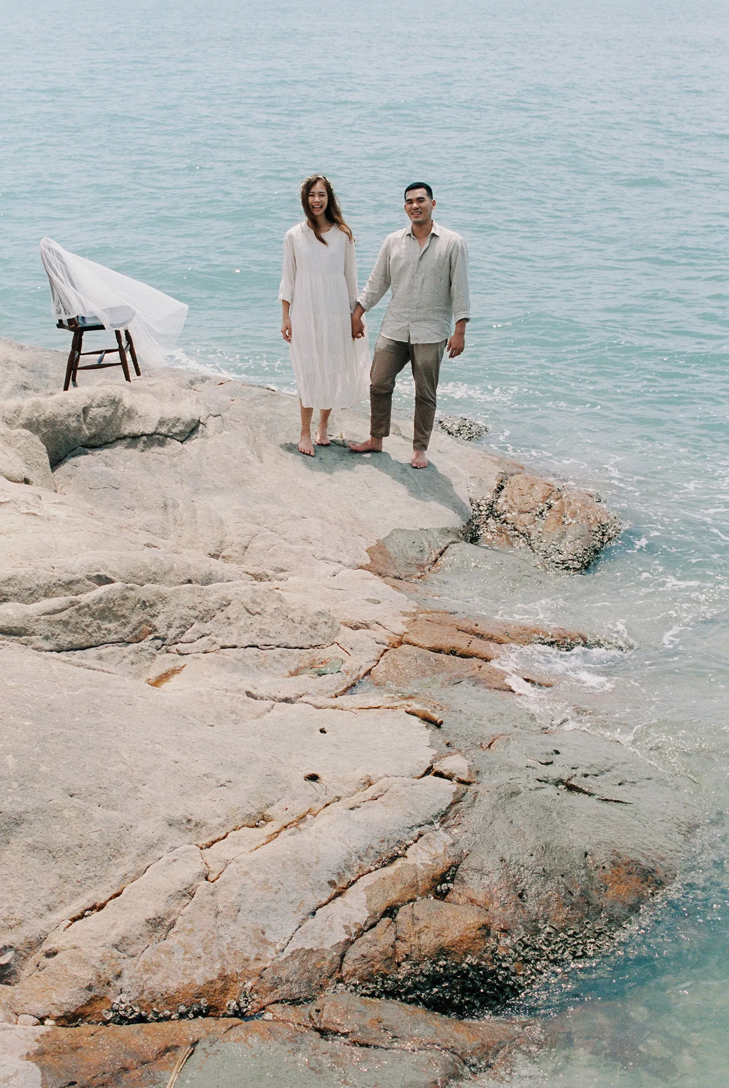 Sanren Studio. Bridal portraits in Batu Pahat. www.theweddingnotebook.com