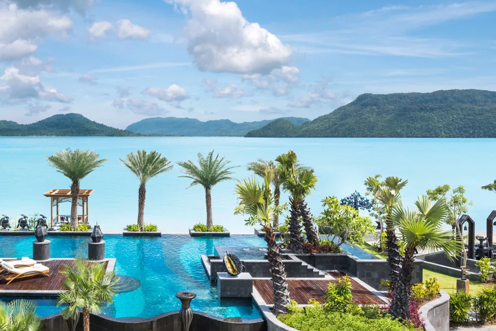 stregis-pool