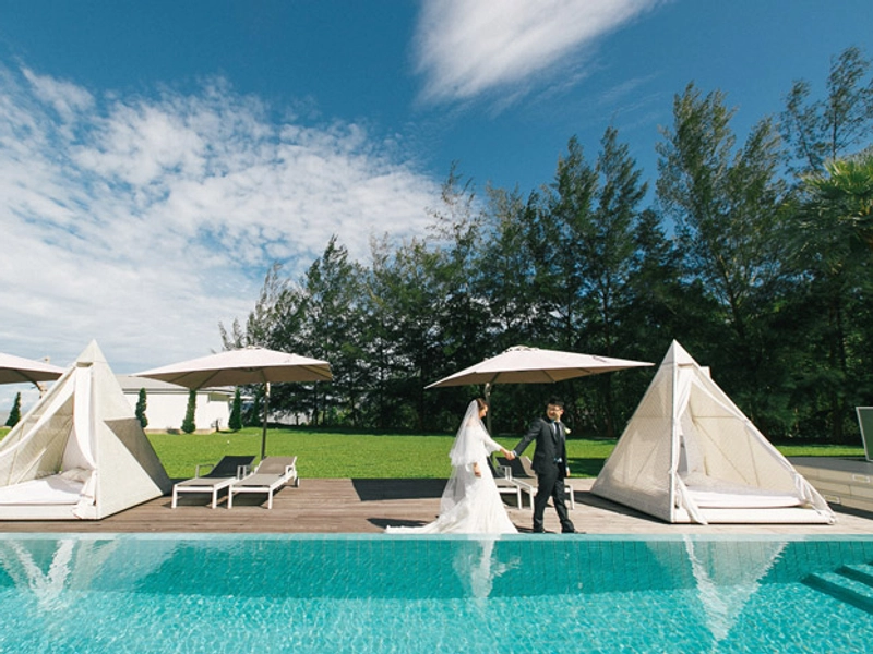 A Beautiful Garden Wedding At Cove55