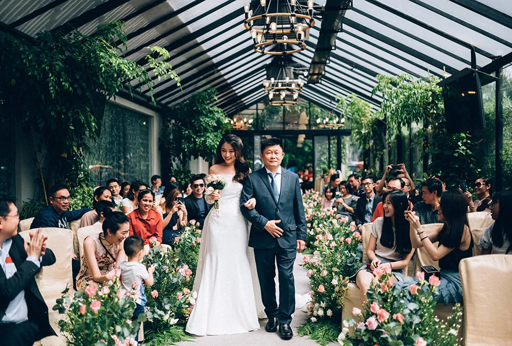 Photo by Trees On The Moon. theweddingnotebook.com