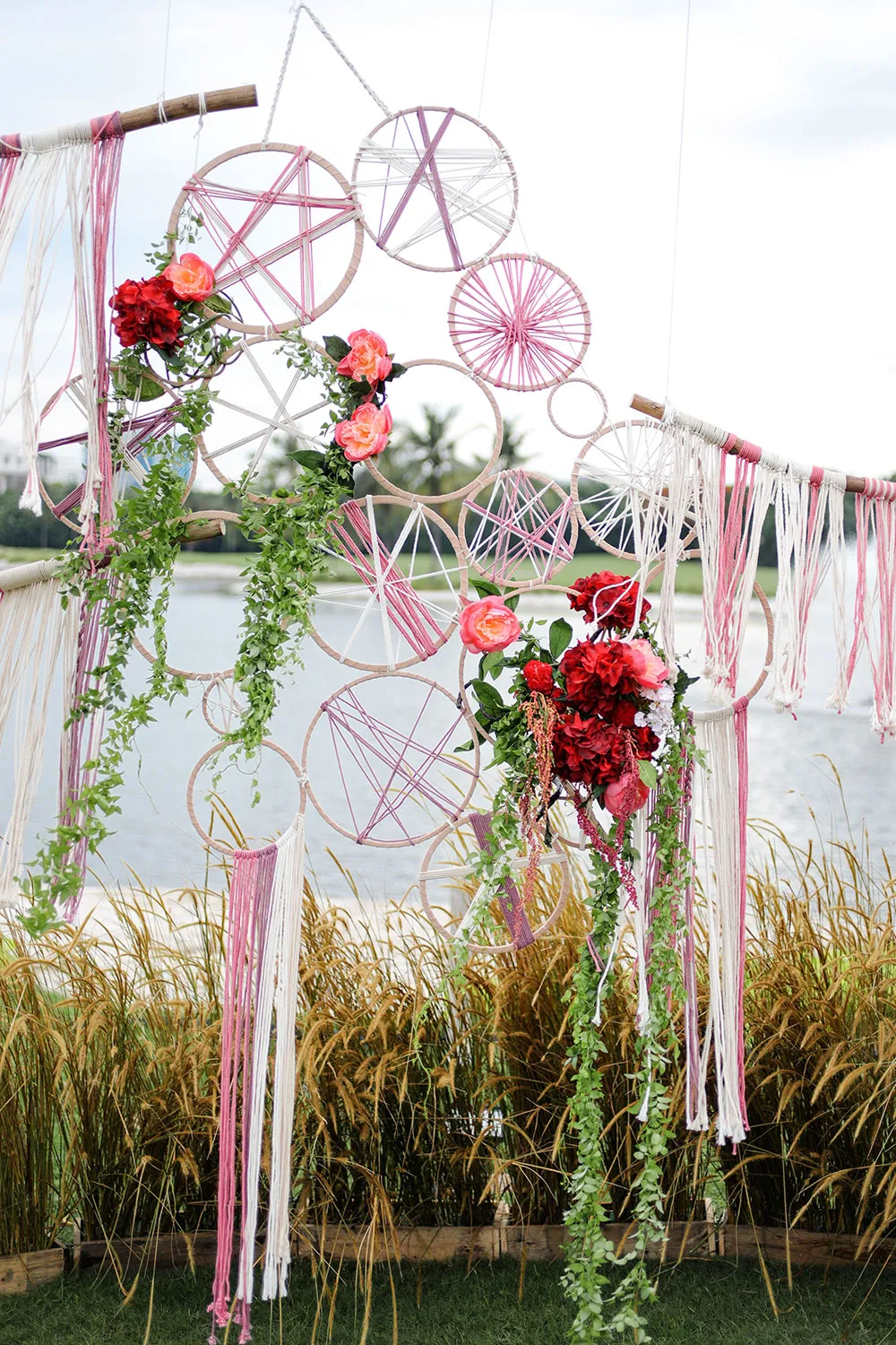 Photo by Axioo. ttp://theweddingnotebook.com