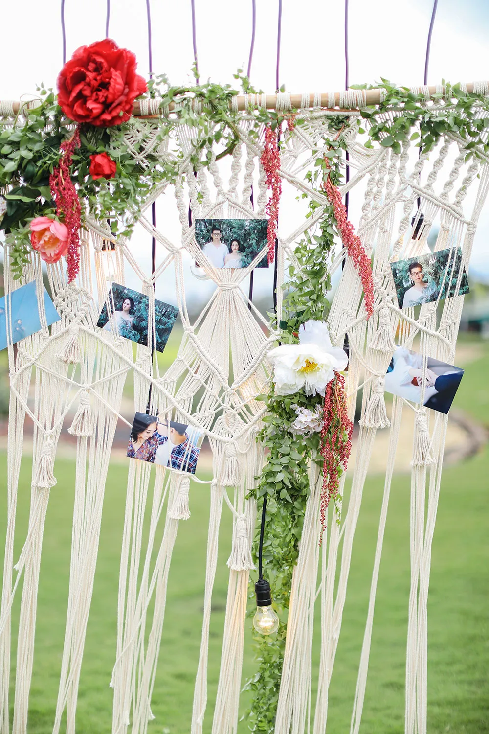 Photo by Axioo. ttp://theweddingnotebook.com