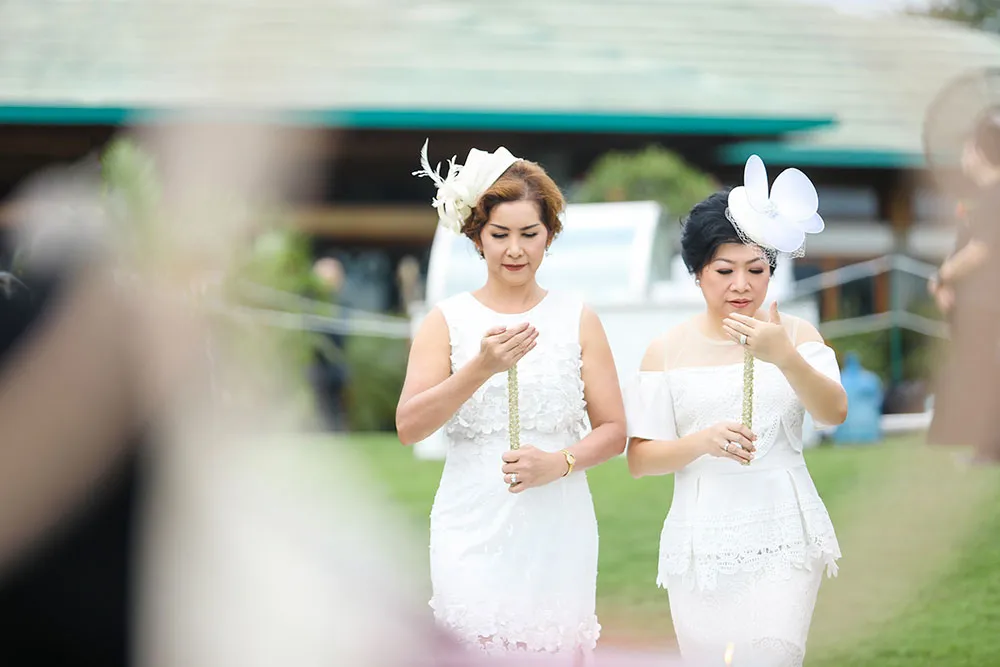 Photo by Axioo. ttp://theweddingnotebook.com