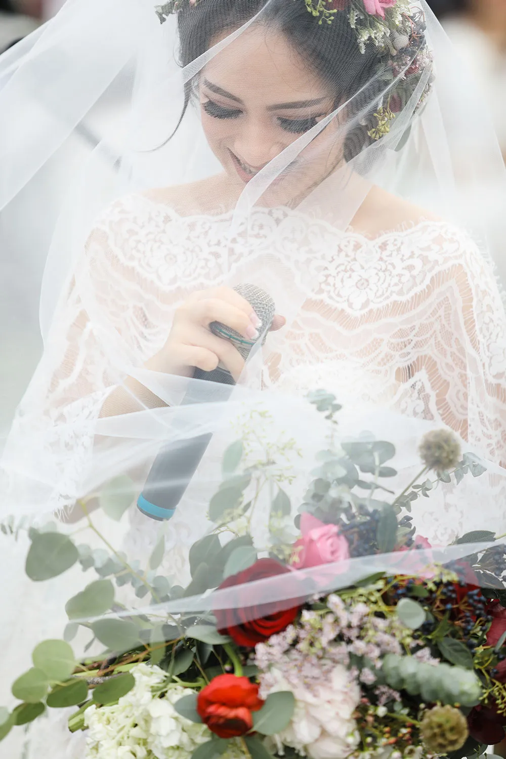 Photo by Axioo. ttp://theweddingnotebook.com