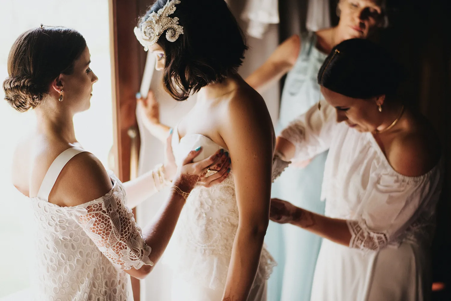 Destination wedding in Bali. Photography by Terralogical. theweddingnotebook.com