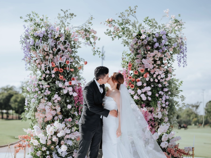 A Breathtaking Wedding at KLGCC and M Hotel, Kuala Lumpur with Sweeping Golf Course Views