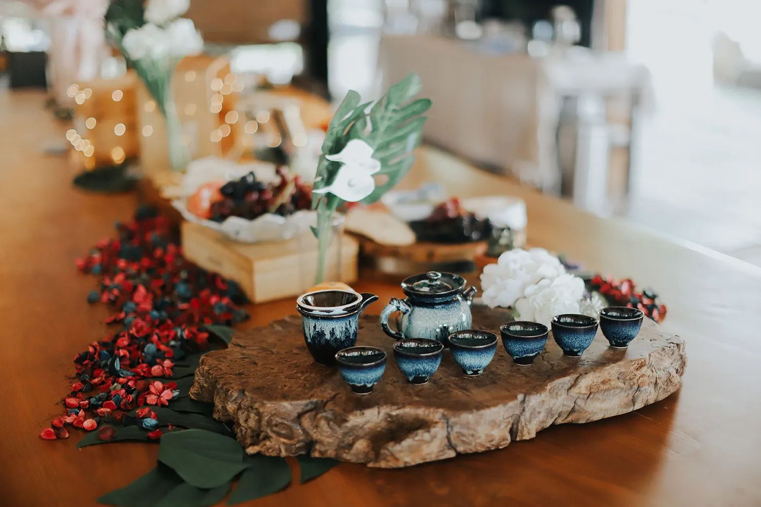 Photo by Present on Pixels. theweddingnotebook.com