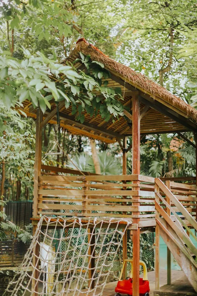 Photo by Present on Pixels. theweddingnotebook.com