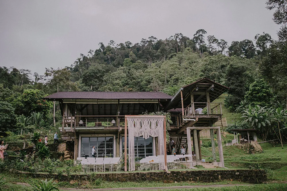 A Little Farm On The Hill Janda Baik. Photo by Hellojanelee. theweddingnotebook.com