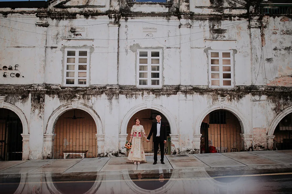 Photo by Jessielyee Photography. theweddingnotebook.com