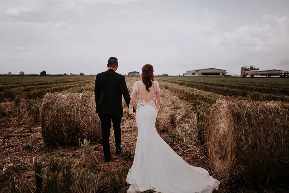 Photo by Jessielyee Photography. theweddingnotebook.com