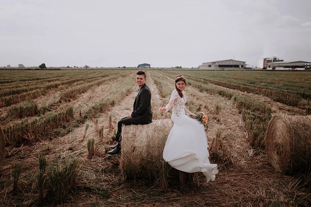 Photo by Jessielyee Photography. theweddingnotebook.com