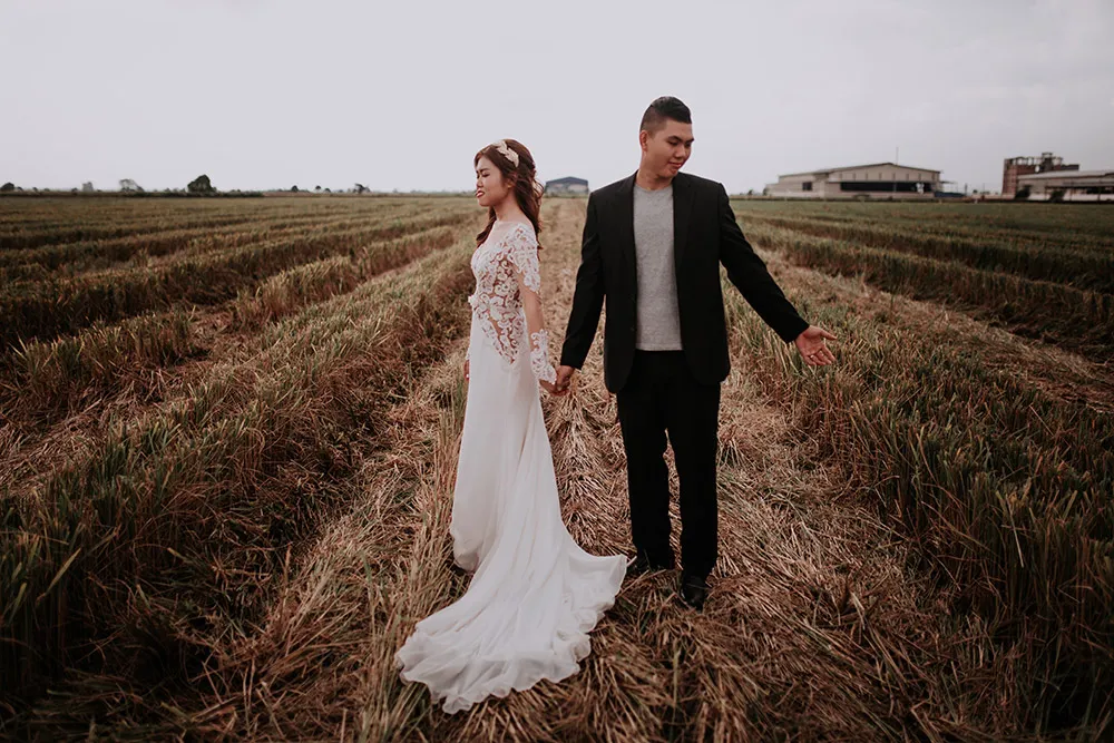 Photo by Jessielyee Photography. theweddingnotebook.com