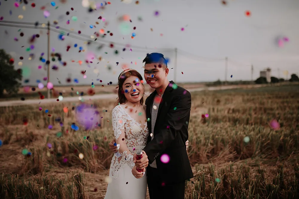 Photo by Jessielyee Photography. theweddingnotebook.com