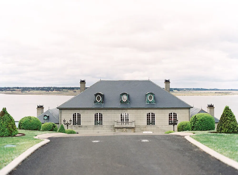 Photo by Lilikad Photography. theweddingnotebook.com