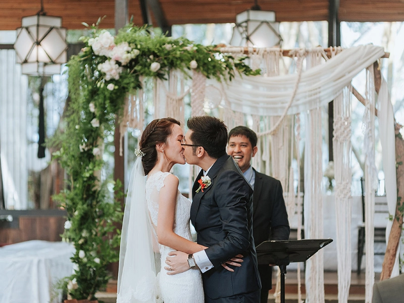 A Chic DIY Burgundy Wedding at Neo Tamarind