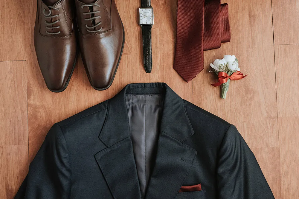 Photo by Munkeat Photography. theweddingnotebook.com