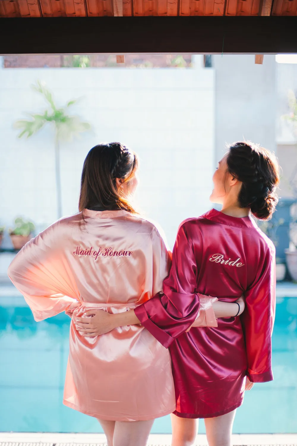 Photo by Munkeat Photography. theweddingnotebook.com