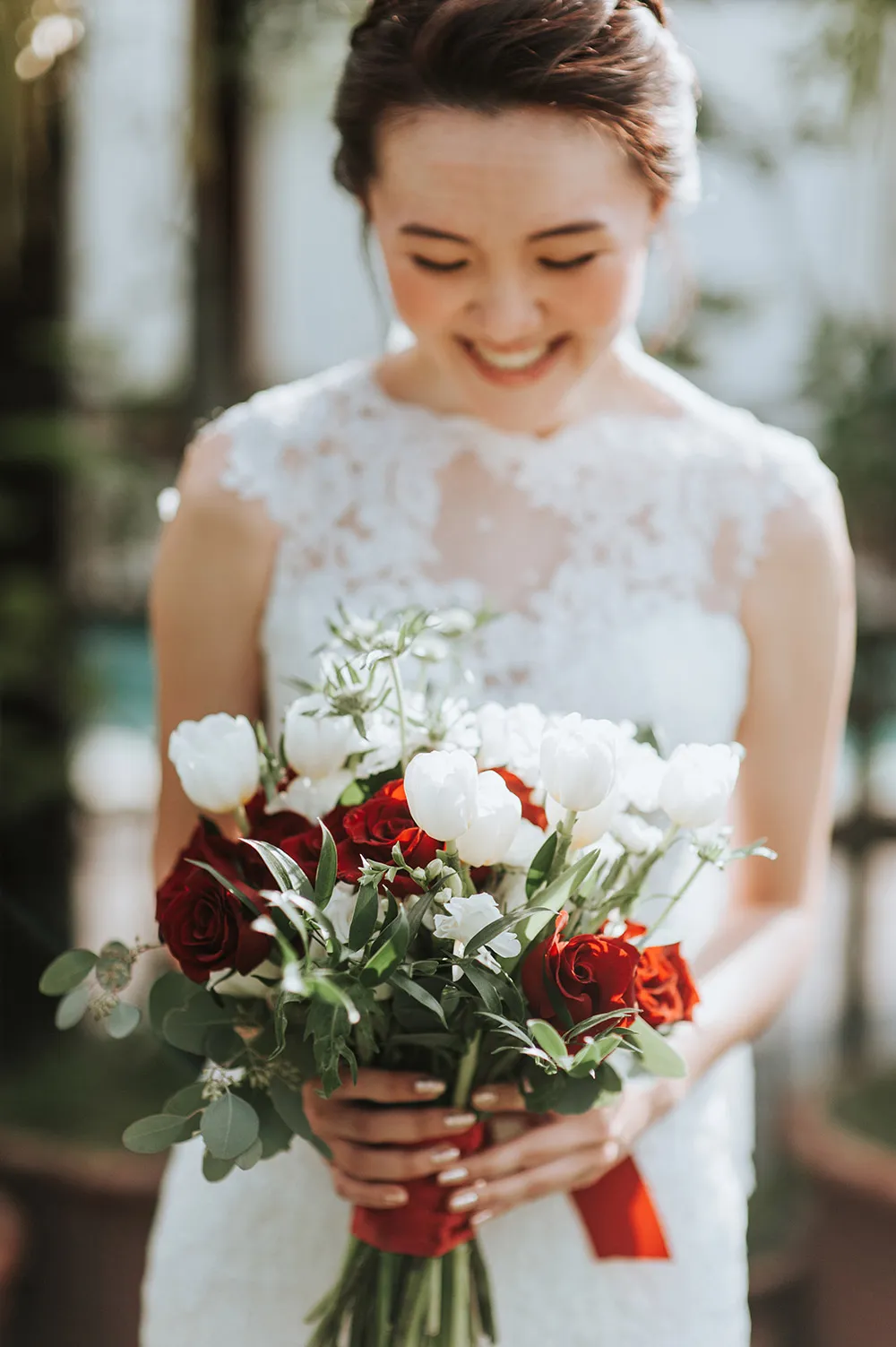 Photo by Munkeat Photography. theweddingnotebook.com