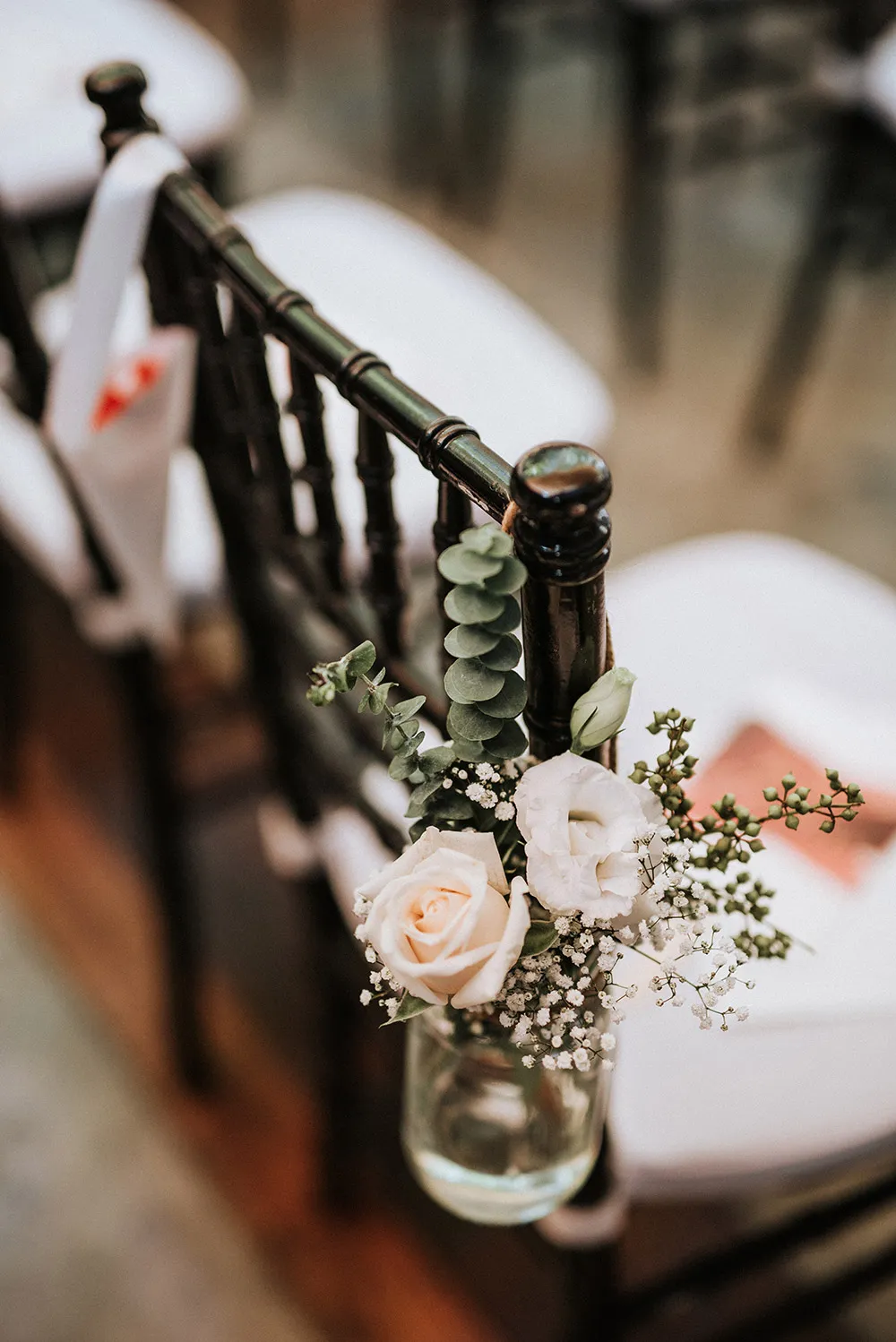 Photo by Munkeat Photography. theweddingnotebook.com