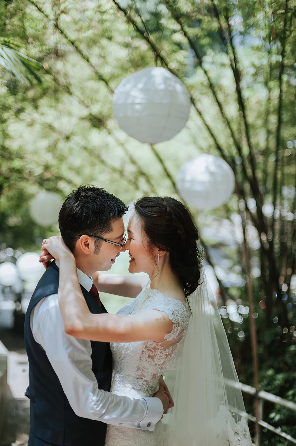 Photo by Munkeat Photography. theweddingnotebook.com