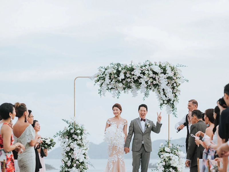 A Chic, Elegant and Minimalist Outdoor Wedding in Koh Samui