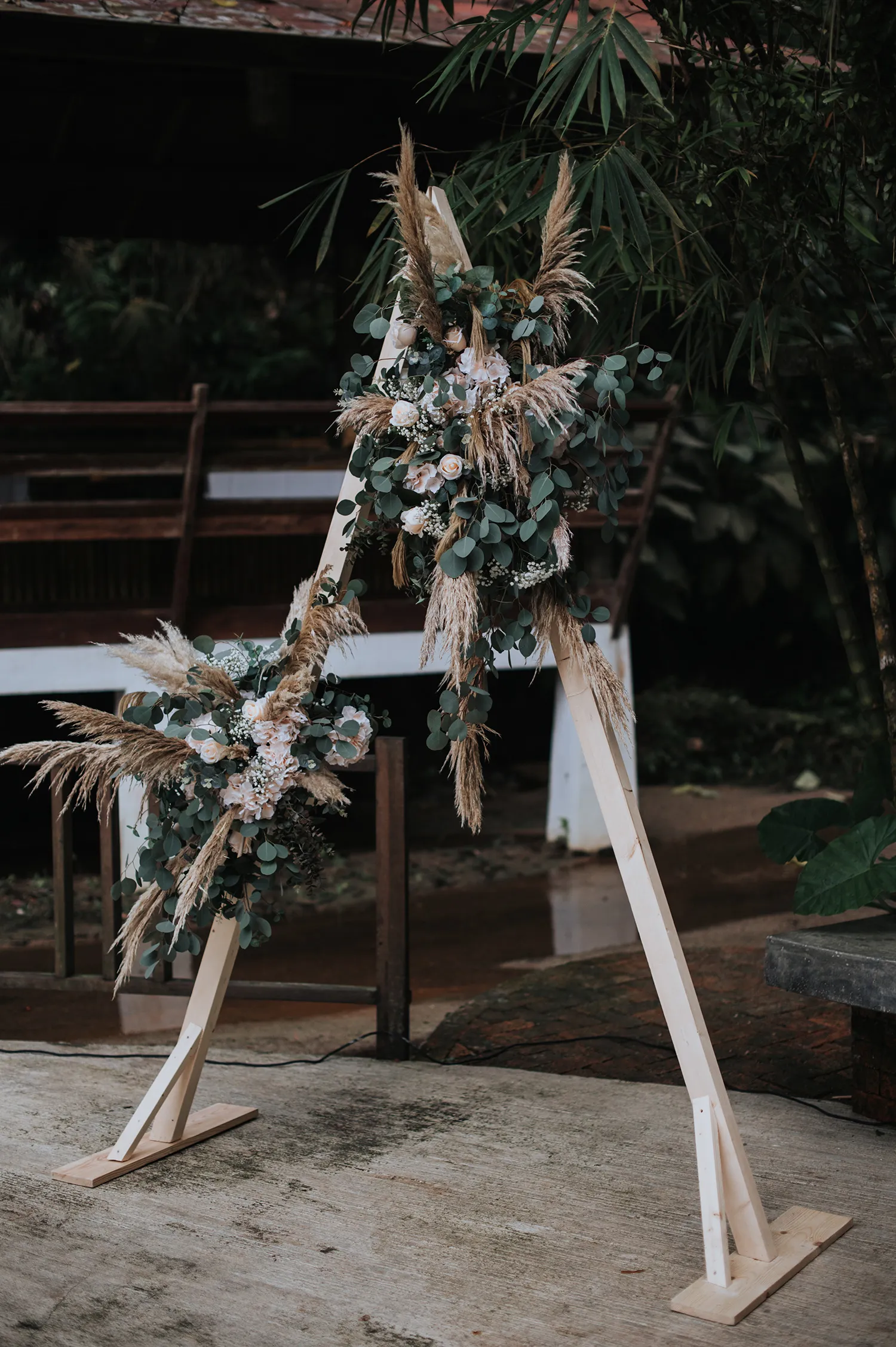 Zach Chin of Munkeat Studio. theweddingnotebook.com