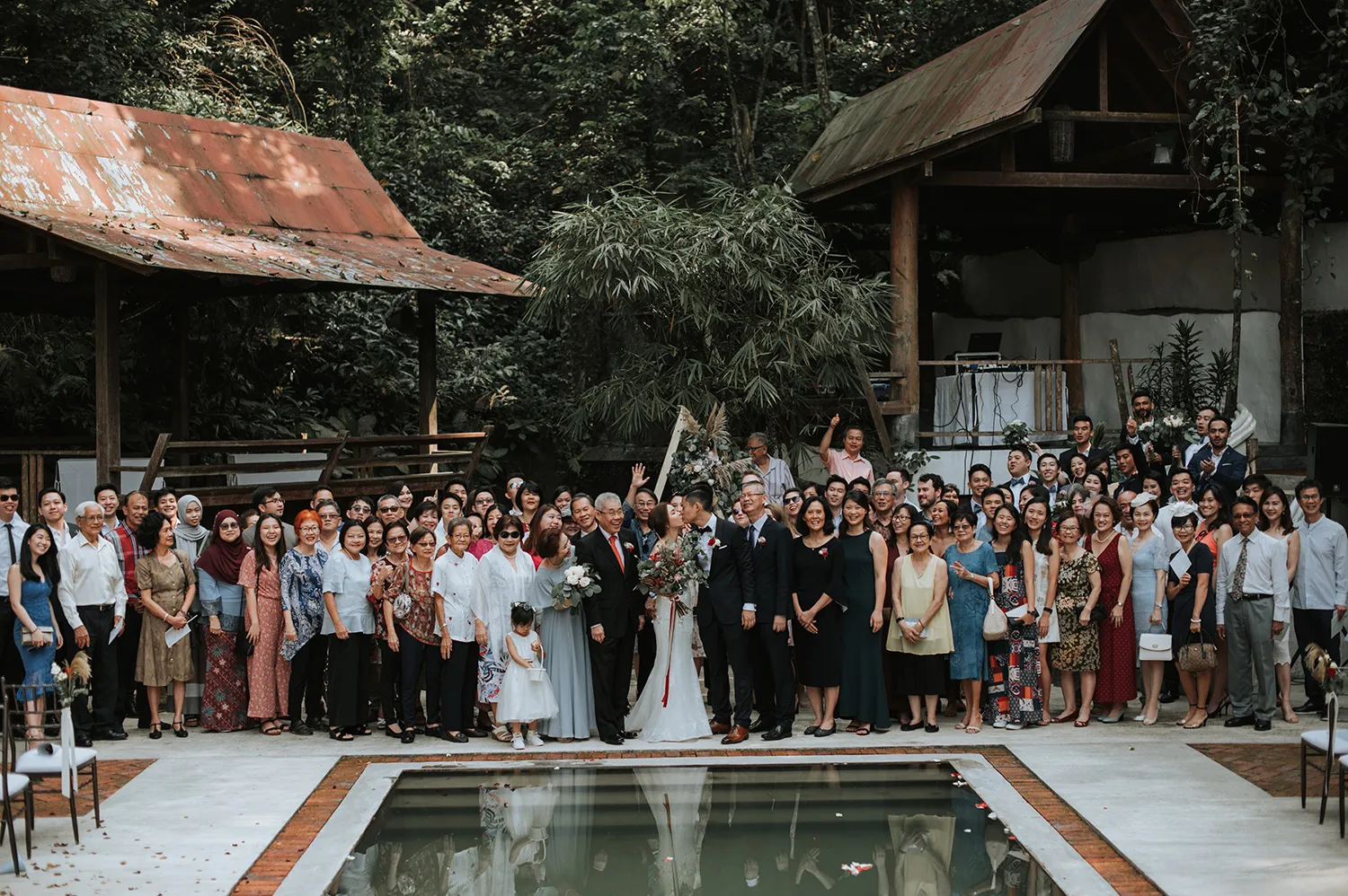 Zach Chin of Munkeat Studio. theweddingnotebook.com