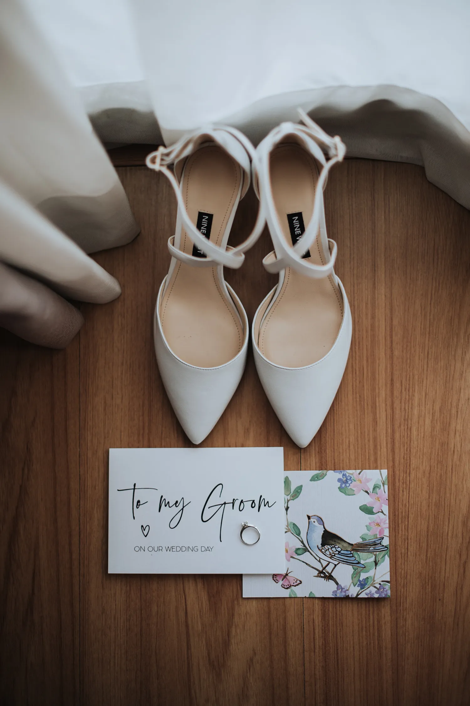 Zach Chin of Munkeat Studio. theweddingnotebook.com