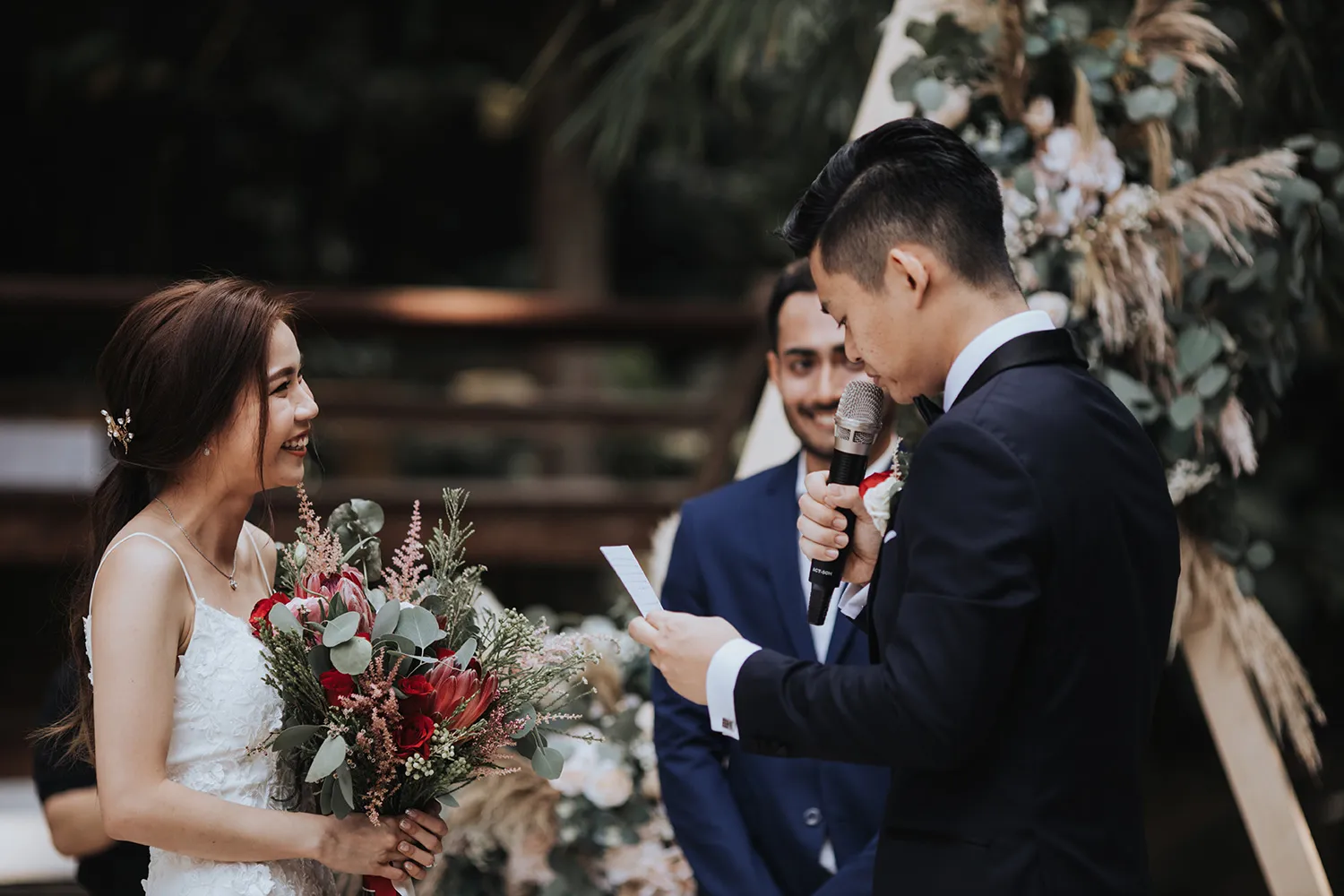 Zach Chin of Munkeat Studio. theweddingnotebook.com