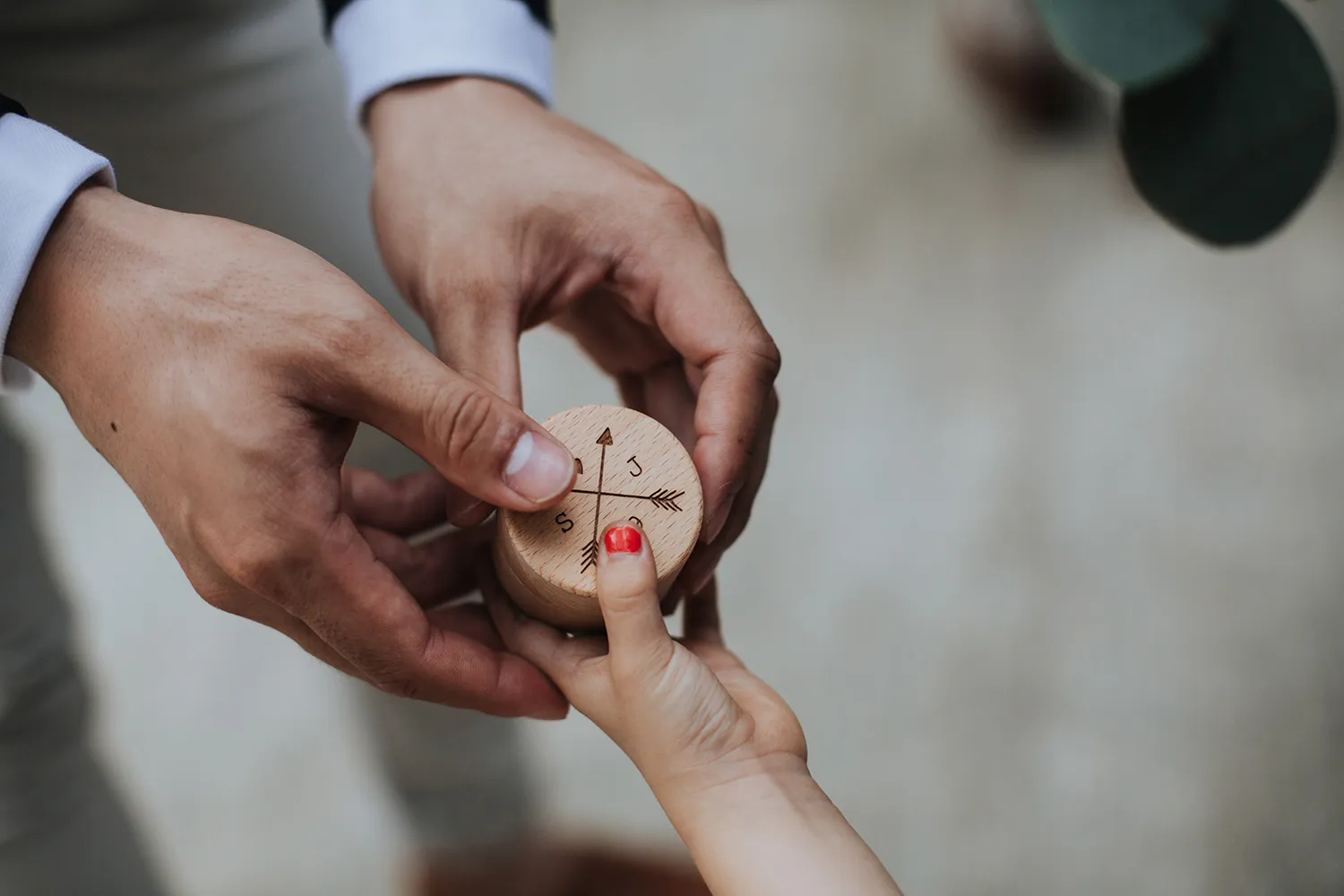 Zach Chin of Munkeat Studio. theweddingnotebook.com