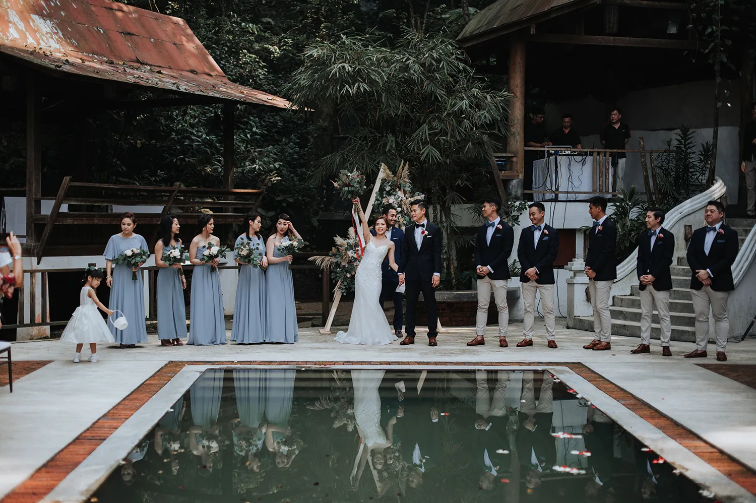 Zach Chin of Munkeat Studio. theweddingnotebook.com