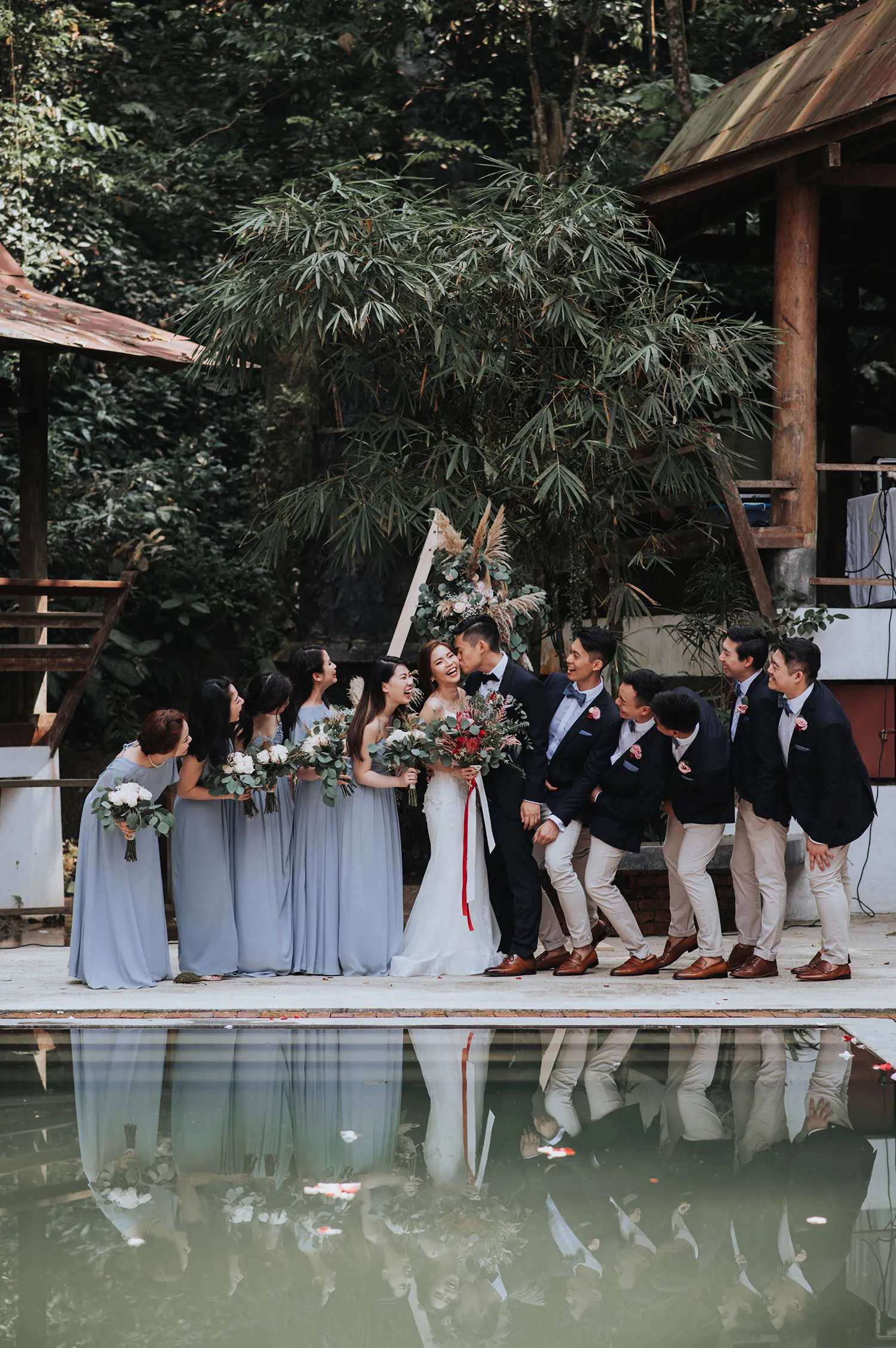 Zach Chin of Munkeat Studio. theweddingnotebook.com