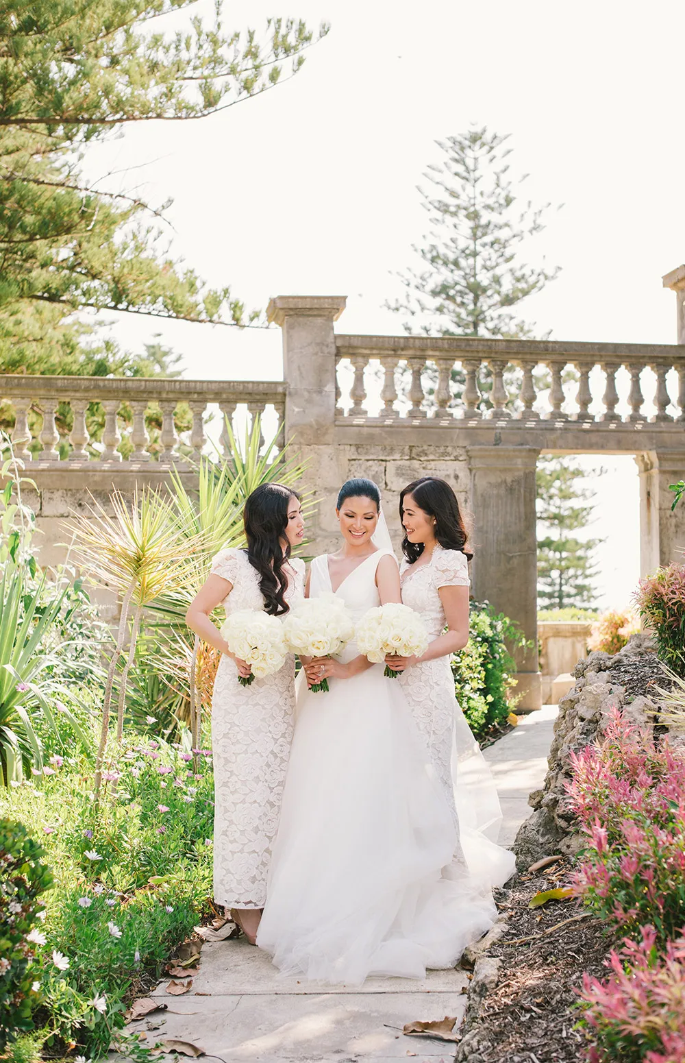 Munkeat Photography. theweddingnotebook.com