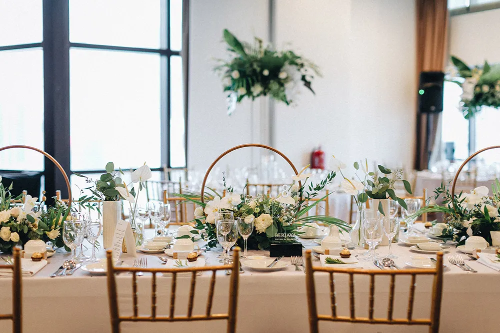Photo by Arch &amp; Vow Studio. theweddingnotebook.com