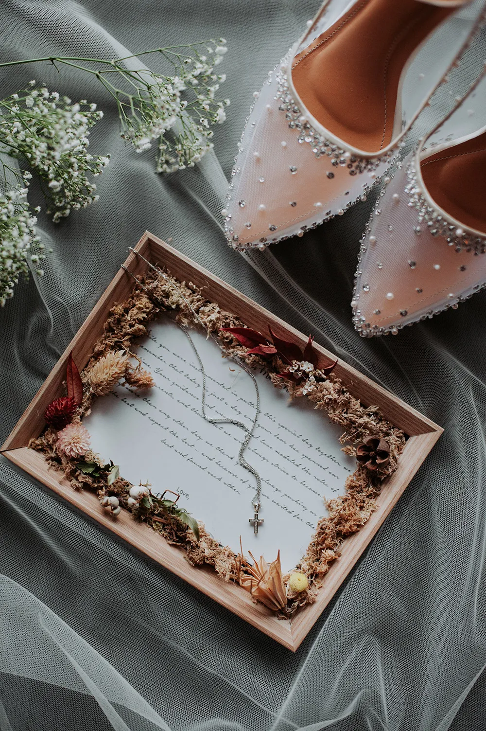 Munkeat Photography. theweddingnotebook.com