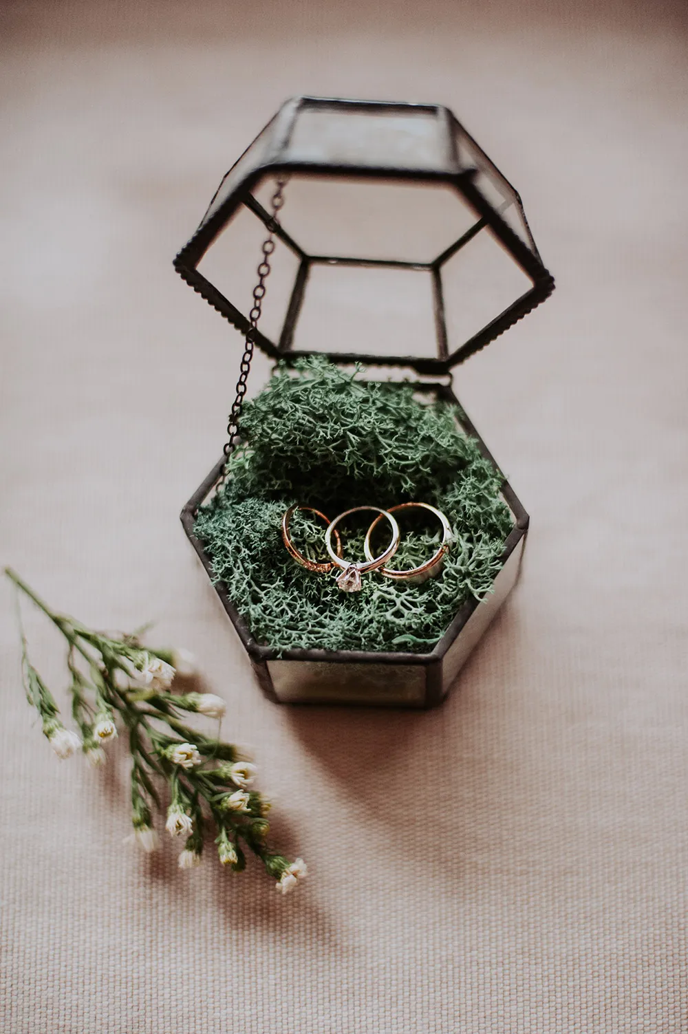 Munkeat Photography. theweddingnotebook.com