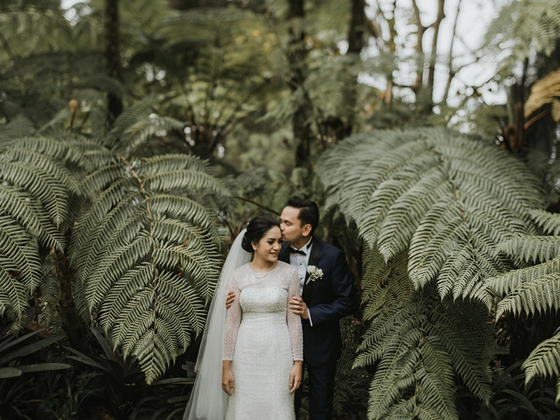 A Classic Yet Rustic Wedding at Amaryllis Boutique Resort, Ciawi