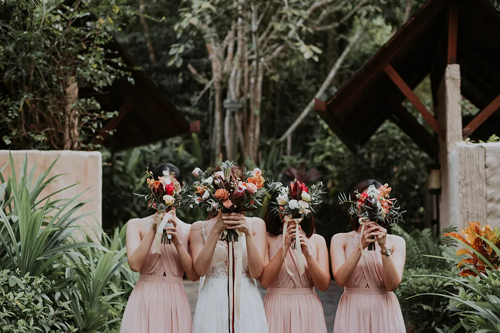 Munkeat Photography. theweddingnotebook.com