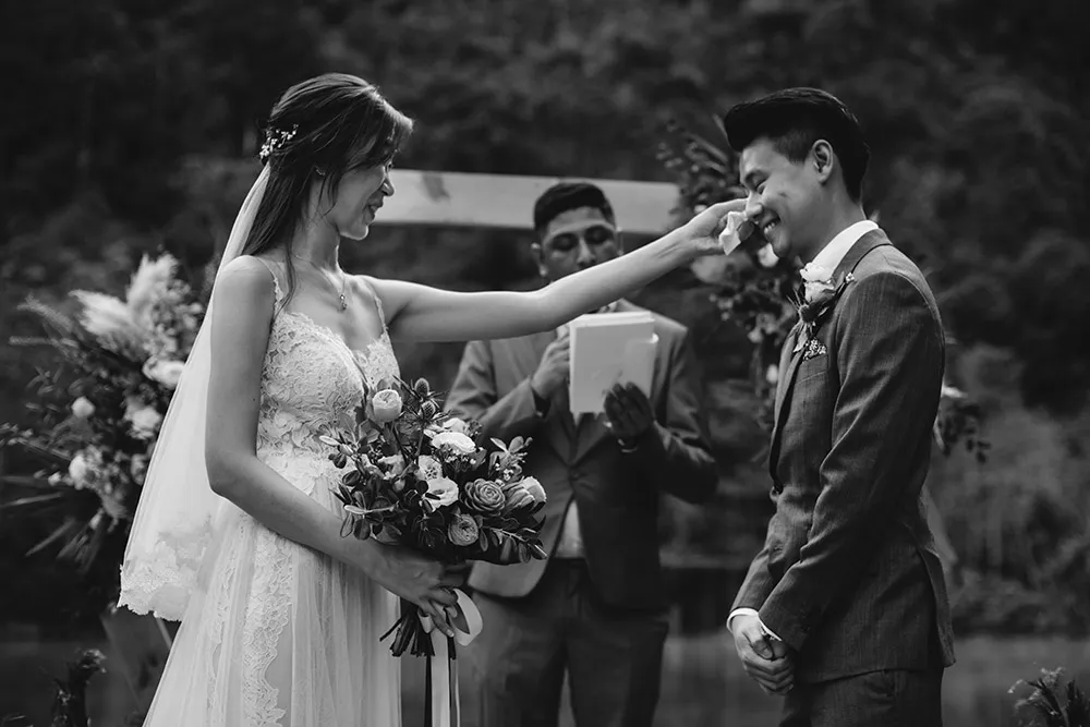 Munkeat Photography. theweddingnotebook.com