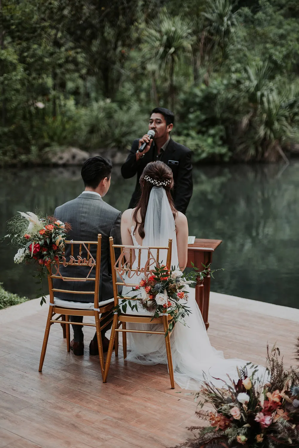 Munkeat Photography. theweddingnotebook.com