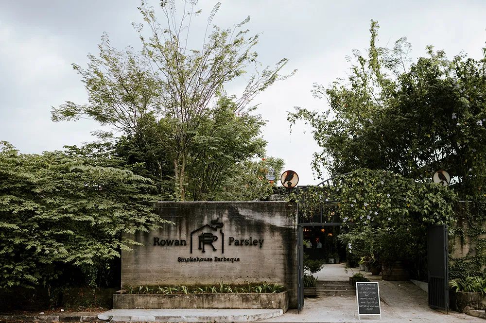 Photo by TRBAN Photography. theweddingnotebook.com