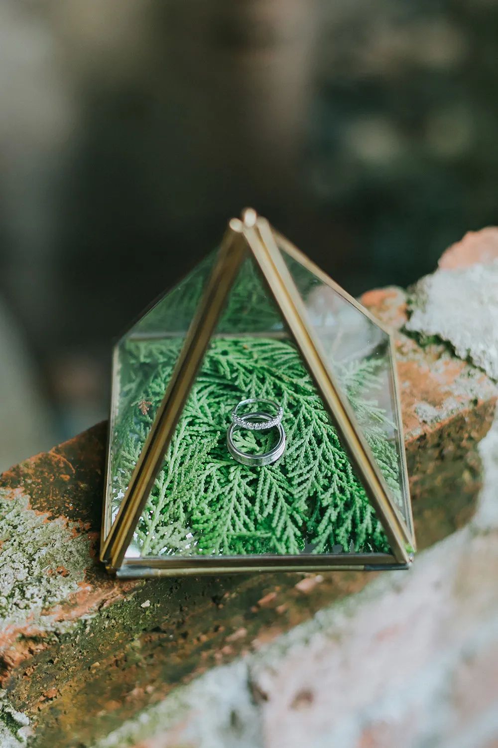 Photo by Arture Photography. theweddingnotebook.com